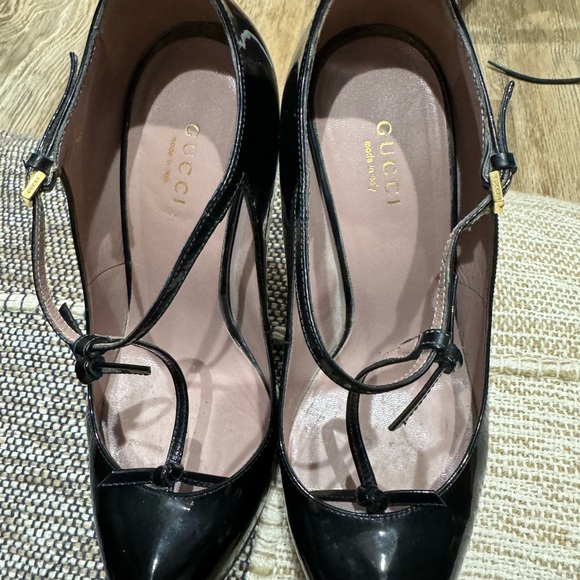 Gucci T-Strap Patent leather pumps - Picture 4 of 16